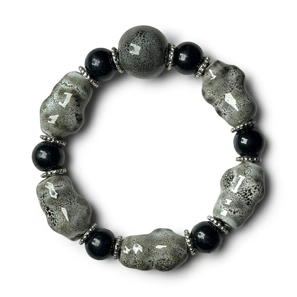 Onyx & Lava Stone Beaded Bracelet - Picture 2 of 2